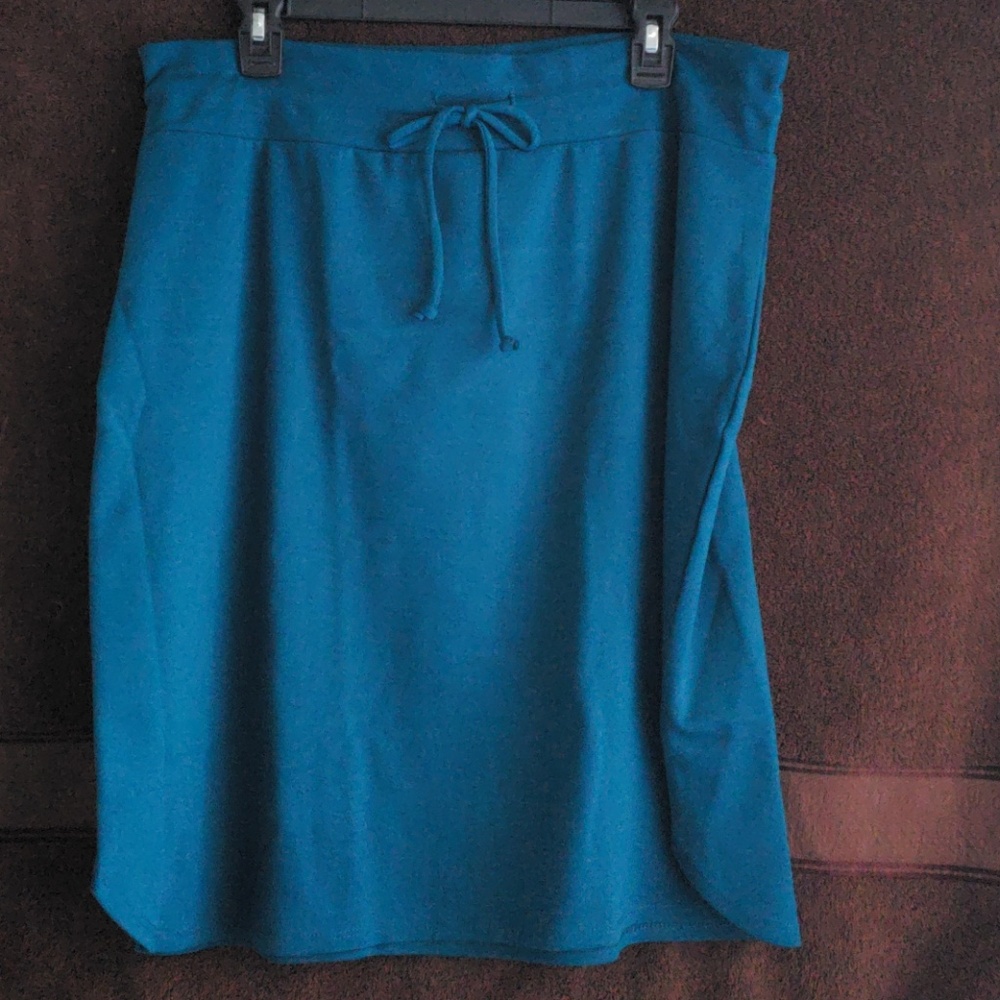 AGNES & DORA LIVE-IN SKIRT